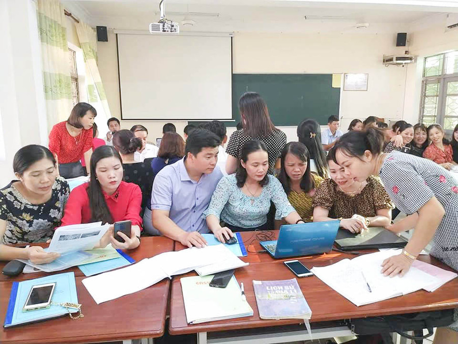 Sau khi hoàn thành đợt bồi dưỡng, các giáo viên cốt cán sẽ tiếp tục thực hiện bồi dưỡng cho giáo viên đại trà tại trường và địa phương mình công tác Sau khi hoàn thành đợt bồi dưỡng, các giáo viên cốt cán sẽ tiếp tục thực hiện bồi dưỡng cho giáo viên đại trà tại trường và địa phương mình công tác