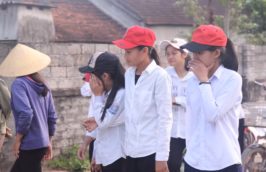 Nỗi đau mất đi cùng lúc 5 bạn học