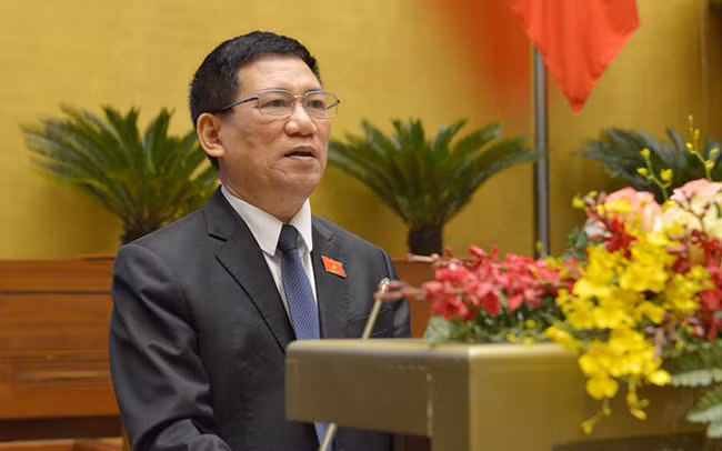 Ông Hồ Đức Phớc - Tổng Kiểm toán Nhà nước giải thích các vấn đề liên quan đến kiểm toán tại kỳ họp 11 Quốc hội khóa XIV. Ảnh Quốc hội.