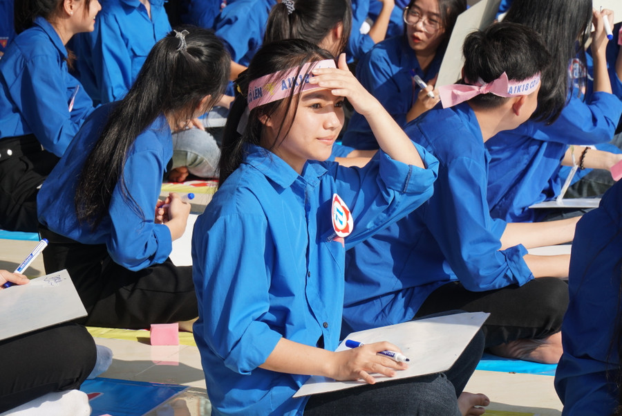 Học sinh được tìm hiểu nhiều kiến thức phong phú, ý nghĩa thông qua hội thi. Ảnh: Hồ Lài