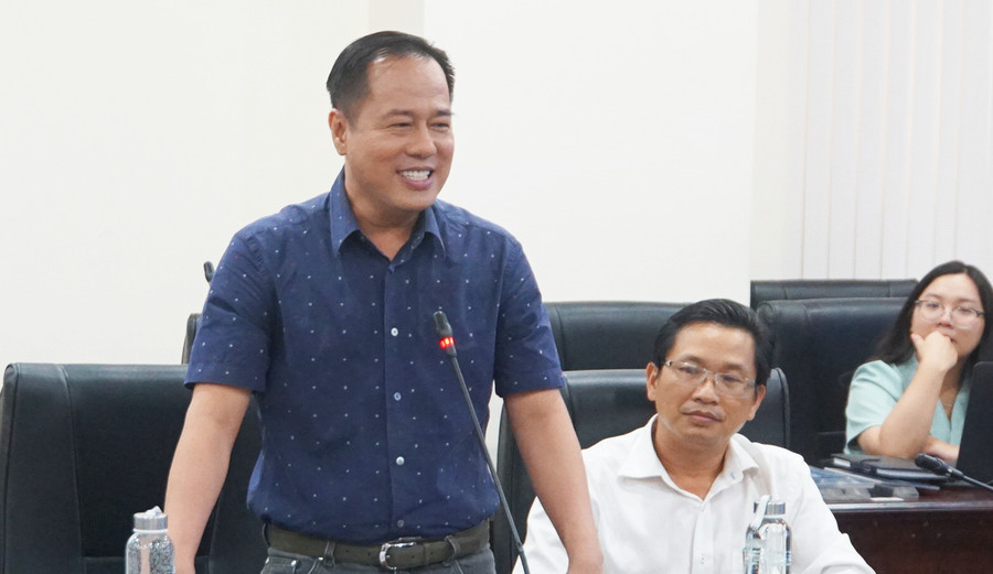 GS.TS Huỳnh Văn Sơn, Hiệu trưởng nhà trường phát biểu ý kiến. Ảnh: Mạnh Tùng GS.TS Huỳnh Văn Sơn, Hiệu trưởng nhà trường phát biểu ý kiến. Ảnh: Mạnh Tùng