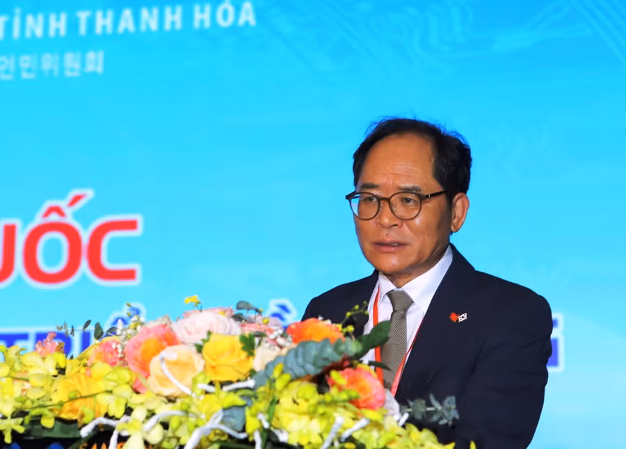 Ngài Park Noh-wan Đại sứ Hàn Quốc tại Việt Nam phát biểu tại hội nghị.