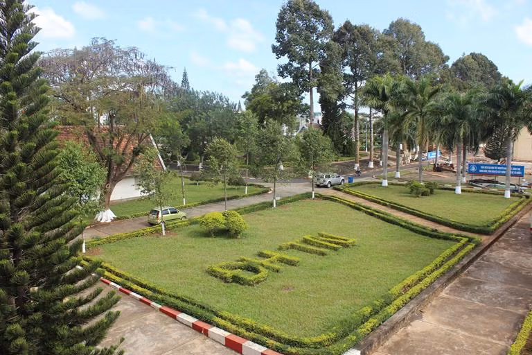 Khuôn viên Trường Đại học Tây Nguyên.