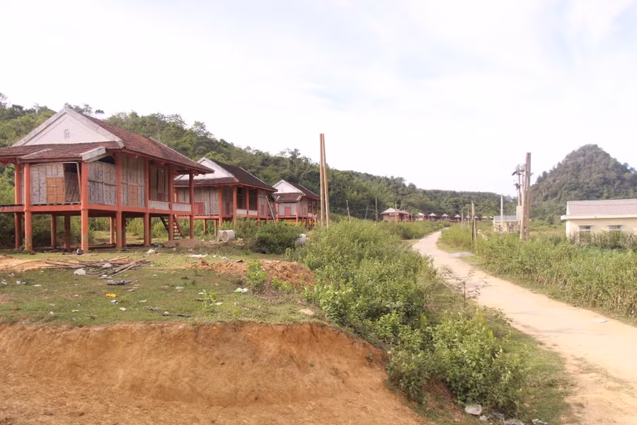 Khu tái định cư Kẻ Tắt được xây dựng cho bà con tộc người Đan Lai di chuyển rời vườn quốc gia Pù Mát ra sinh sống