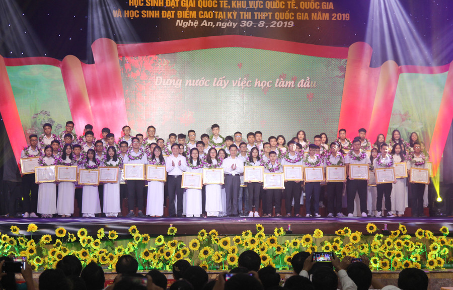 Nghệ An có 90 học sinh đạt giải HSG quốc gia và 6 em đạt giải Kỳ thi KHKT quốc gia