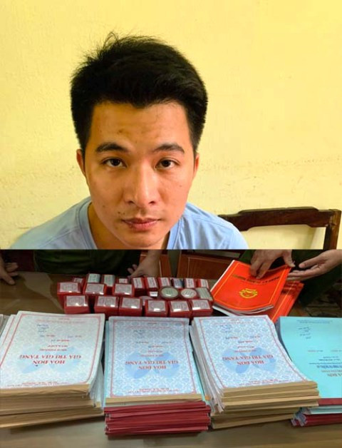 Lê Tiến Mạnh và tang vật vụ án. Ảnh: Công an Thanh Hóa cung cấp Lê Tiến Mạnh và tang vật vụ án. Ảnh: Công an Thanh Hóa cung cấp