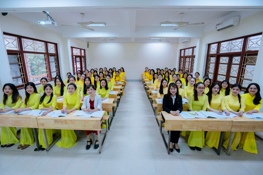 Sinh viên ngành Giáo dục Mầm non, Trường Sư phạm, Trường Đại học Vinh. Ảnh: NTCC