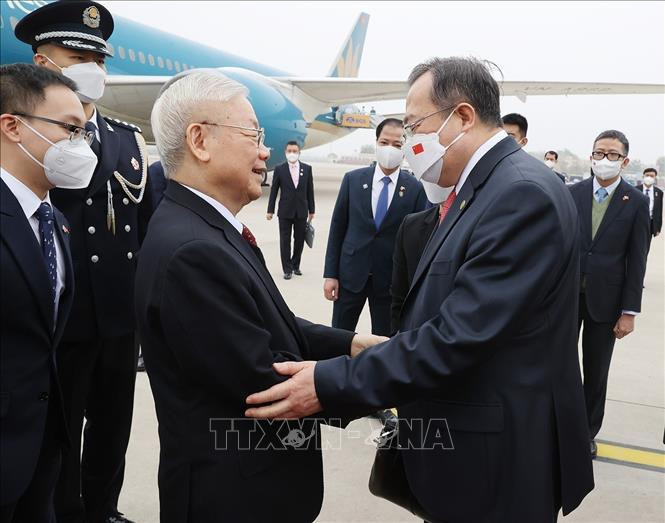 Đồng chí Lưu Kiến Siêu, Ủy viên Trung ương Đảng, Trưởng Ban Liên lạc Đối ngoại Trung ương Đảng Cộng sản Trung Quốc đón Tổng Bí thư Nguyễn Phú Trọng tại Sân bay Quốc tế Bắc Kinh. Ảnh: Trí Dũng/TTXVN Đồng chí Lưu Kiến Siêu, Ủy viên Trung ương Đảng, Trưởng Ban Liên lạc Đối ngoại Trung ương Đảng Cộng sản Trung Quốc đón Tổng Bí thư Nguyễn Phú Trọng tại Sân bay Quốc tế Bắc Kinh. Ảnh: Trí Dũng/TTXVN
