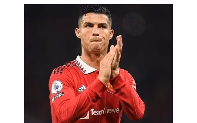 Ronaldo nhiều khả năng tiếp tục ở lại Man United.