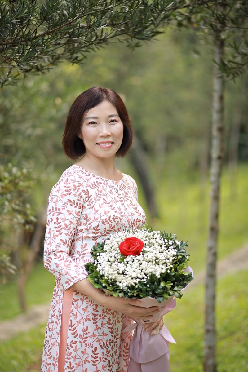 Cô Trịnh Thị Thu Hương - Hiệu trưởng Trường PTDT bán trú THCS Văn Lăng, Đồng Hỷ, Thái Nguyên