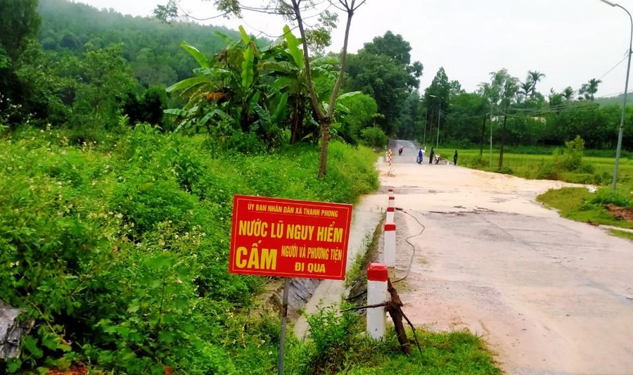 Nước lũ chia cắt tại giao thông khu vực xã Thanh Phong, huyện Như Xuân (Thanh Hóa). Ảnh: Người dân cung cấp. Nước lũ chia cắt tại giao thông khu vực xã Thanh Phong, huyện Như Xuân (Thanh Hóa). Ảnh: Người dân cung cấp.