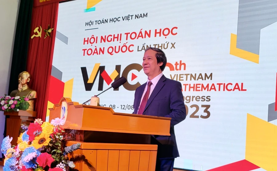 Bộ trưởng Bộ GD&ĐT Nguyễn Kim Sơn phát biểu khai mạc tại Hội nghị Toán học toàn quốc lần thứ X.