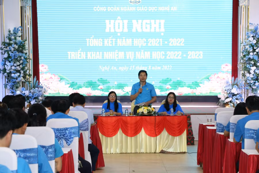 Công đoàn GD Nghệ An tổ chức Hội nghị tổng kết năm học 2021-2022, triển khai nhiệm vụ năm học 2022-2023.