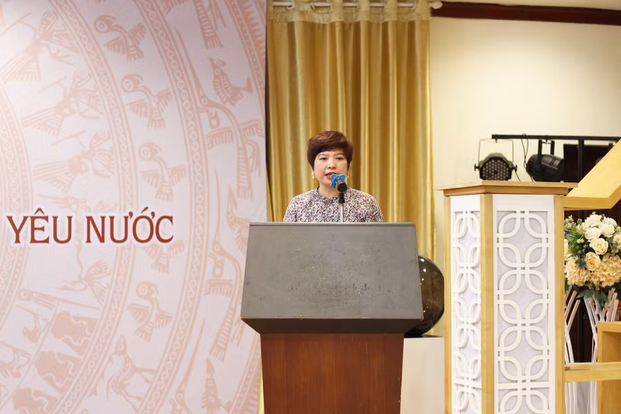 Nhà báo Dương Thanh Hương, Phó Tổng biên tập Báo Giáo dục và Thời đại, Phó trưởng Ban tổ chức Cuộc thi phát biểu tại lễ phát động.