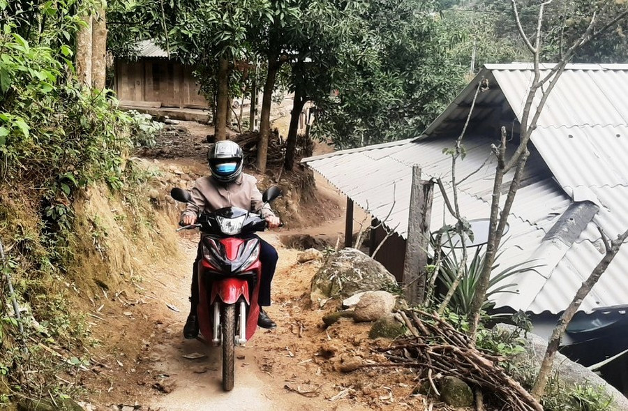 Lối vào các gia đình ở bản Xi Lô, xã Mường Lý, huyện Mường Lát (Thanh Hóa).