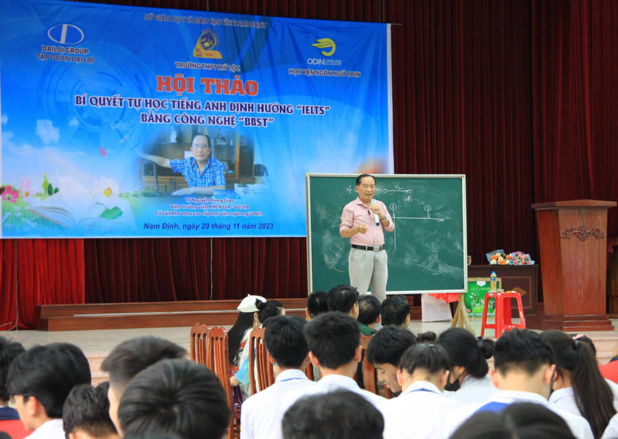 Tiến sỹ Nguyễn Trọng Giao chia sẻ tại hội thảo. Tiến sỹ Nguyễn Trọng Giao chia sẻ tại hội thảo.