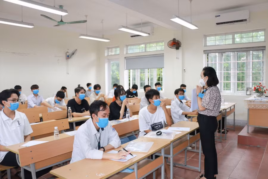 Thí sinh Nghệ An dự thi tốt nghiệp THPT năm 2021