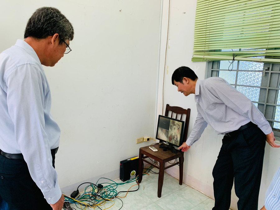 Đoàn kiểm tra cơ sở vật chất tại Trường Phổ thông Dân tộc Nội trú tỉnh Bình Thuận. Ảnh: T.Thủy Đoàn kiểm tra cơ sở vật chất tại Trường Phổ thông Dân tộc Nội trú tỉnh Bình Thuận. Ảnh: T.Thủy