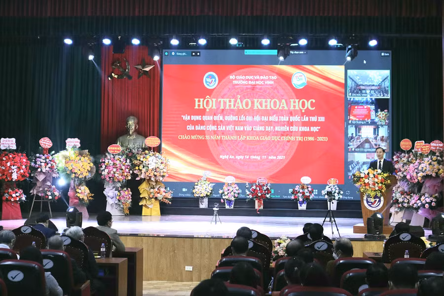 Toàn cảnh Hội thảo do Trường Đại học Vinh tổ chức