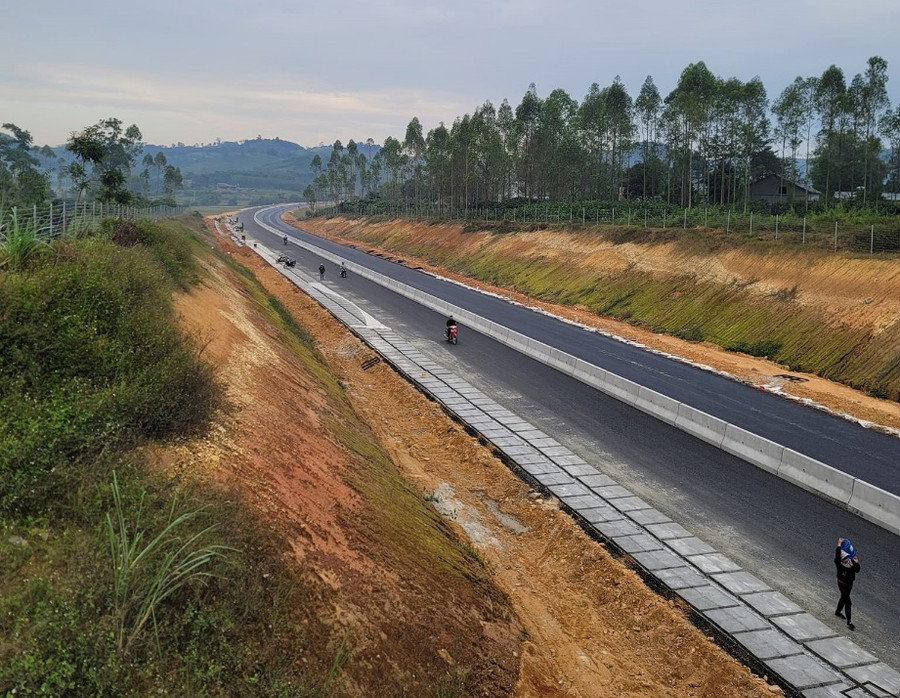 Cao tốc Tuyên Quang - Phú Thọ có chiều dài hơn 40km. Ảnh: Nguyễn Dũng