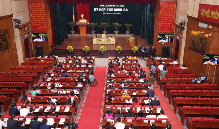 Kỳ họp thứ 13, HĐND tỉnh Vĩnh Phúc khóa XVII, nhiệm kỳ 2021-2026 khai mạc ngày 13 và kết thúc vào sáng 15/12. Kỳ họp thứ 13, HĐND tỉnh Vĩnh Phúc khóa XVII, nhiệm kỳ 2021-2026 khai mạc ngày 13 và kết thúc vào sáng 15/12.