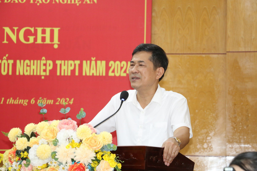 Ông Thái Văn Thành - Giám đốc Sở GD&ĐT Nghệ An - Phó Trưởng ban chỉ đạo thi cấp tỉnh phát biểu tại hội nghị. Ảnh: Hồ Lài Ông Thái Văn Thành - Giám đốc Sở GD&ĐT Nghệ An - Phó Trưởng ban chỉ đạo thi cấp tỉnh phát biểu tại hội nghị. Ảnh: Hồ Lài