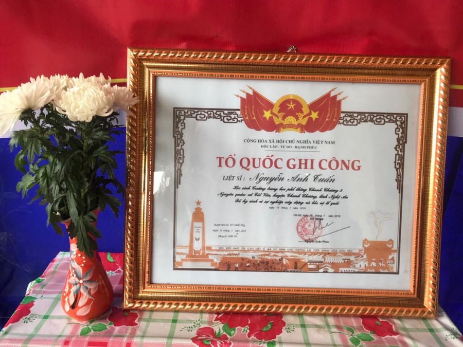 Với hành động quên mình cứu người đuối nước, Nguyễn Anh Tuấn được công nhận liệt sỹ và trao bằng Tổ quốc ghi công Với hành động quên mình cứu người đuối nước, Nguyễn Anh Tuấn được công nhận liệt sỹ và trao bằng Tổ quốc ghi công
