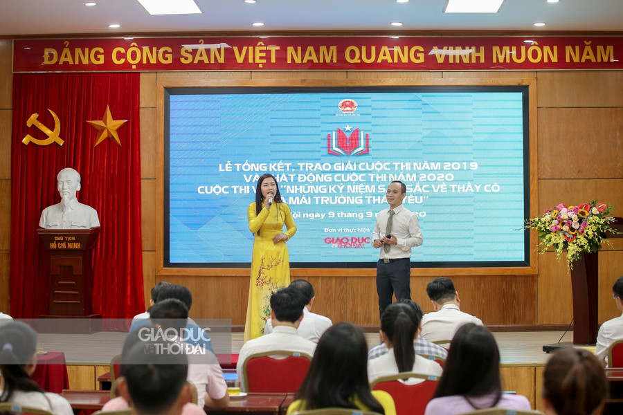 Quang cảnh Lễ tổng kết, trao giải cuộc thi “Những kỉ niệm sâu sắc về thầy cô và mái trường mến yêu”năm 2019 và phát động cuộc thi năm 2020. Ảnh: Thế Đại