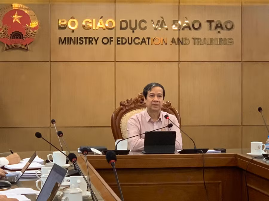 Bộ trưởng Bộ GD&amp;ĐT Nguyễn Kim Sơn chủ trì họp rà soát công tác chuẩn bị kỳ thi tốt nghiệp THPT 2021.