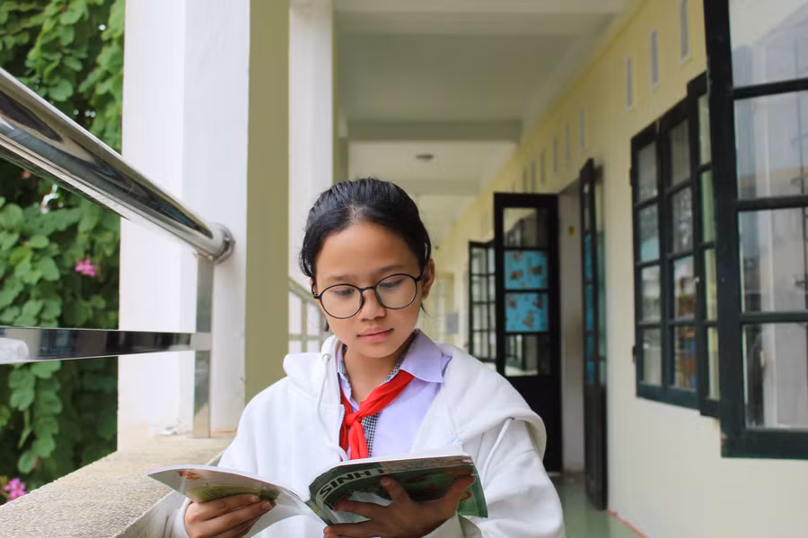 Với Vy Lam, đọc sách mang lại rất nhiều điều bổ ích, đó là sự hiểu biết, thái độ lạc quan trong cuộc sống.