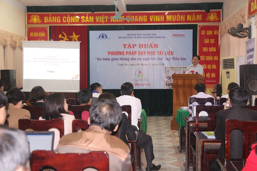 Tập huấn phương pháp dạy học tài liệu An toàn giao thông cho giáo viên 21 huyện, thành, thị của Nghệ An