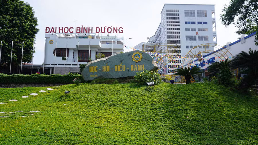 Khuôn viên Trường ĐH Bình Dương.