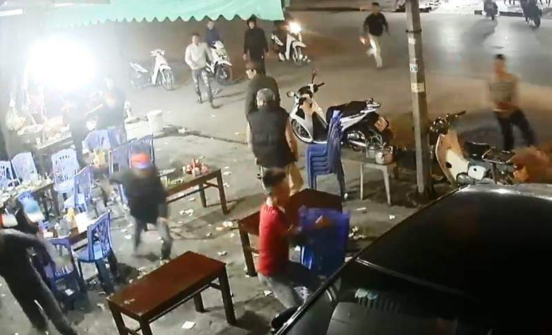 Quán ăn đêm - nơi xảy ra vụ việc. Ảnh: bạn đọc cung cấp Quán ăn đêm - nơi xảy ra vụ việc. Ảnh: bạn đọc cung cấp