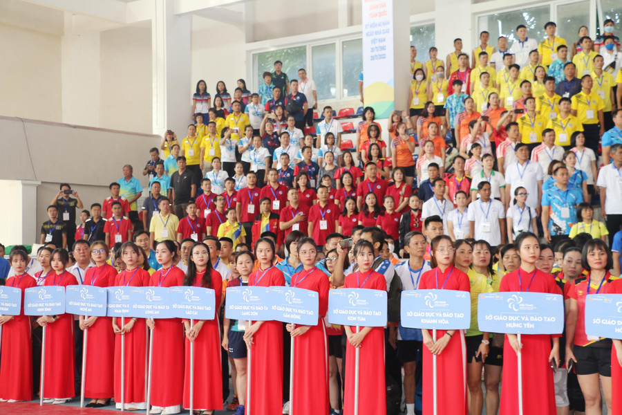 Hội thao quy tụ gần 1.400 vận động viên đến từ 92 đơn vị là Đại học, Trường Đại học, Học viện, Sở GD&ĐT trên toàn quốc. Hội thao quy tụ gần 1.400 vận động viên đến từ 92 đơn vị là Đại học, Trường Đại học, Học viện, Sở GD&ĐT trên toàn quốc.