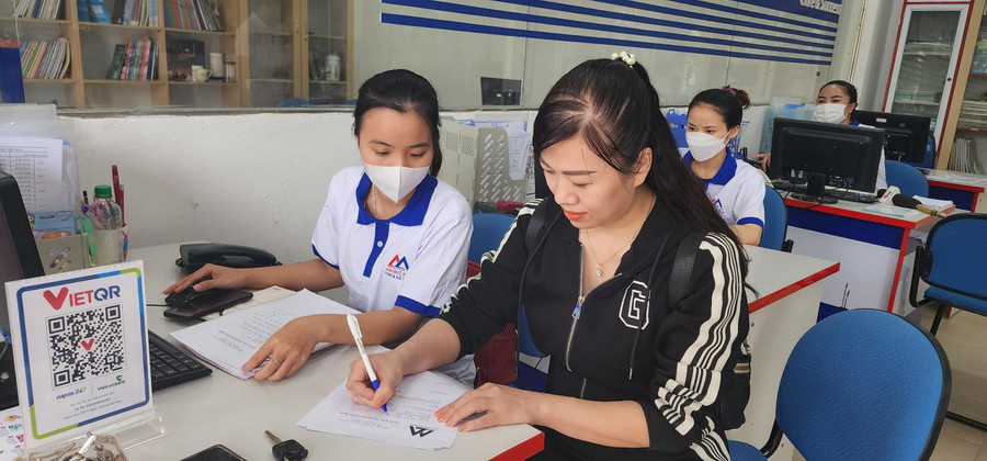 Một số phụ huynh xin rút lại đăng ký thi IELTS tại Trung tâm Anh ngữ AMA Nghệ An.