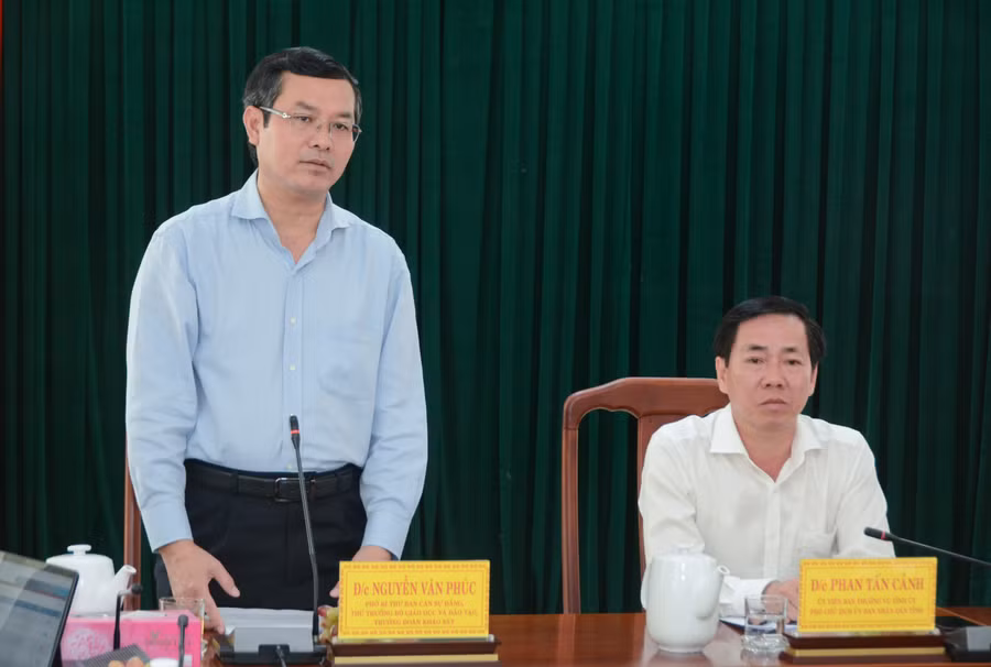 Thứ trưởng Nguyễn Văn Phúc phát biểu tại buổi làm việc. Ảnh: M.T