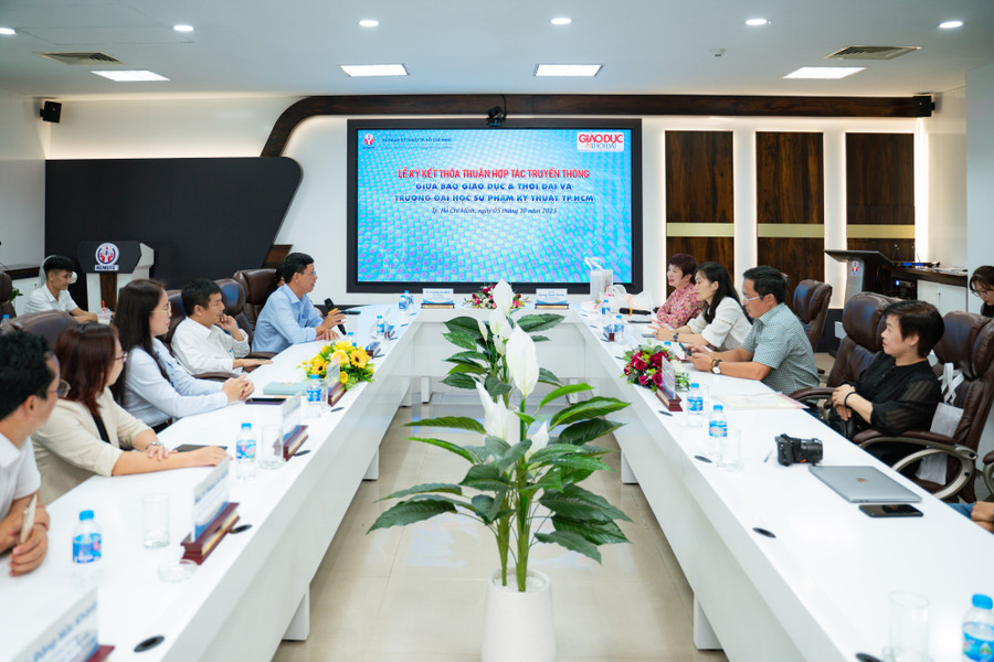 Toàn cảnh buổi lễ ký kết thoả thuận hợp tác truyền thông. Ảnh: HCMUTE