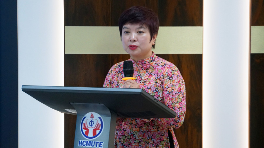 Nhà báo Dương Thanh Hương, Phó Tổng biên tập Báo Giáo dục và Thời đại phát biểu tại lễ ký kết. Ảnh: Mạnh Tùng