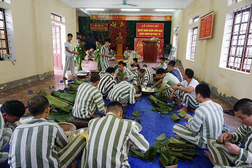 Sinh hoạt chung trong ngày tết giúp phạm nhân bớt chạnh lòng trong ngày tết Sinh hoạt chung trong ngày tết giúp phạm nhân bớt chạnh lòng trong ngày tết
