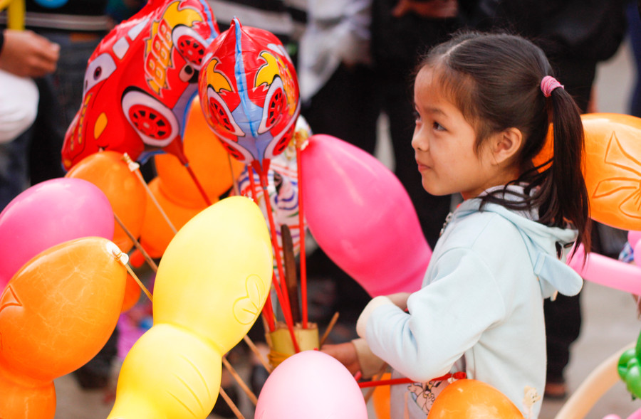 Bóng bay luôn là niềm say mê yêu thích nhất của các bạn nhỏ