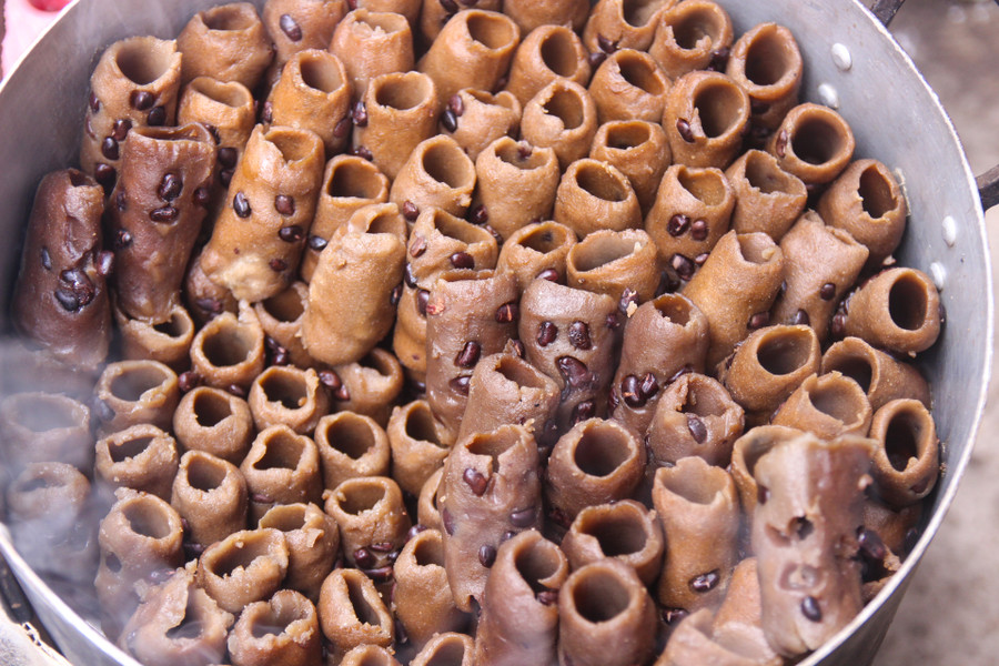 Bánh hú, một loại bánh truyền thống ở các chợ quê Nghệ An