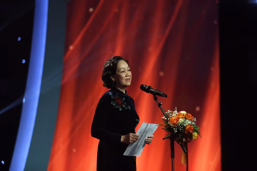 “Thay lời tri ân năm 2020” với chủ đề Hạnh phúc ảnh 31