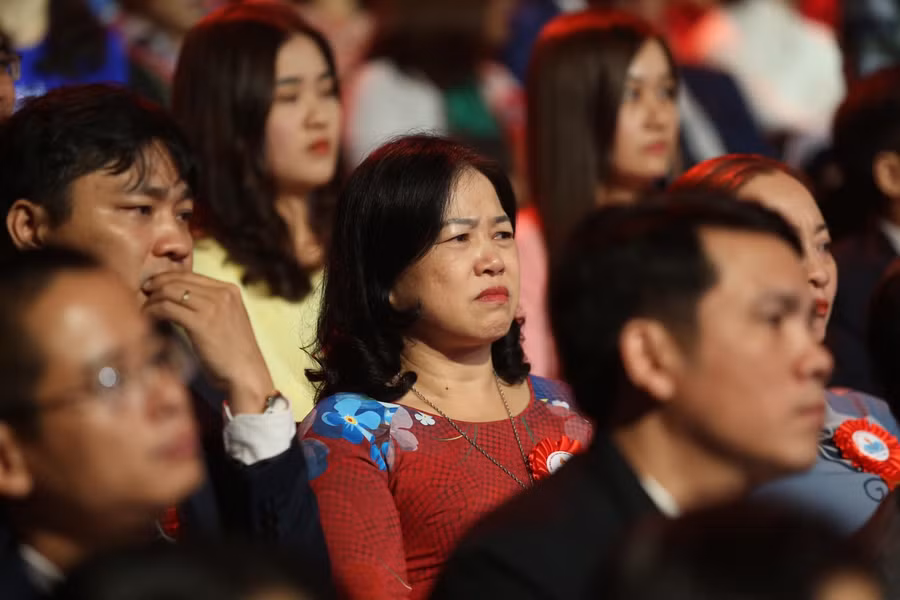 “Thay lời tri ân năm 2020” với chủ đề Hạnh phúc ảnh 17