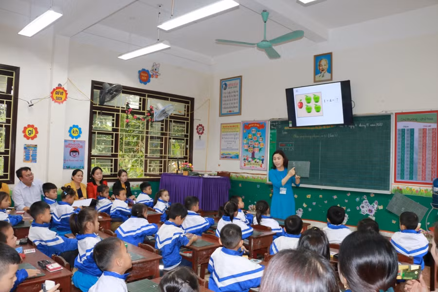 Đội ngũ cốt cán hỗ trợ giáo viên đại trà phát triển tài liệu giảng dạy, xây dựng chương trình môn học