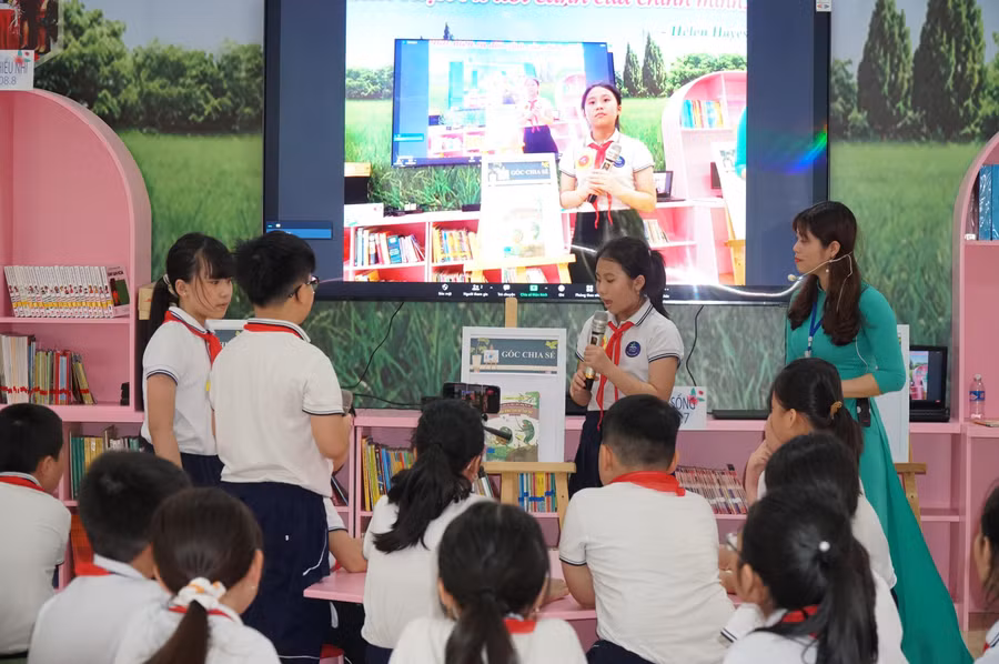 Tiết đọc sách tại thư viện thân thiện, Trường Tiểu học Lê Mao, TP Vinh, Nghệ An.