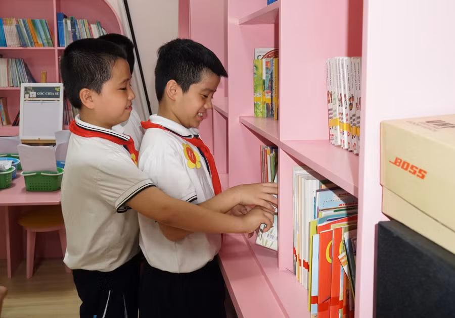 Triết lý của mô hình trường học tiên tiến là giáo dục toàn diện hướng đến sự thành đạt của người học và hình thành kỹ năng công dân toàn cầu cho học sinh.