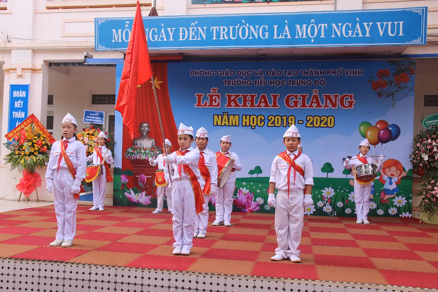 Hơn 180 trường học tại Nghệ An tổ chức khai giảng muộn vào ngày 9/9, cũng là ngày thứ 2 đầu tuần.