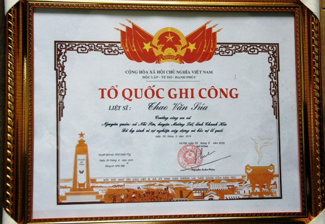 Thủ tướng Chính phủ Nguyễn Xuân Phúc đã ký quyết định cấp bằng Tổ quốc ghi công cho liệt sĩ Thao Văn Súa.