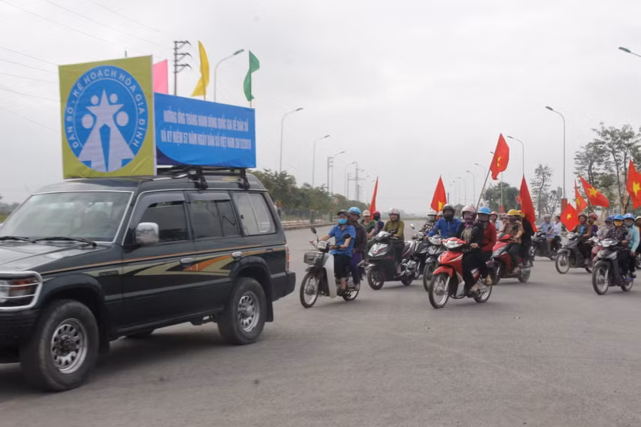 Diễu hành phát động tháng hành động quốc gia về dân số năm 2018