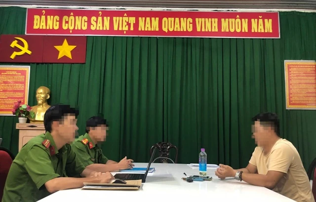 Cơ quan Công an làm việc với N.M.T. (Ảnh: Công an TPHCM)